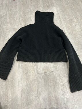 Zara Black Cropped Turtleneck Sweater
